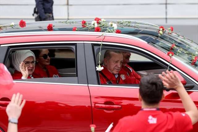 Cumhurbaşkanı Erdoğan 3 gün sonra yeniden meydanlarda! Aliyev ile TEKNOFEST'e katıldı