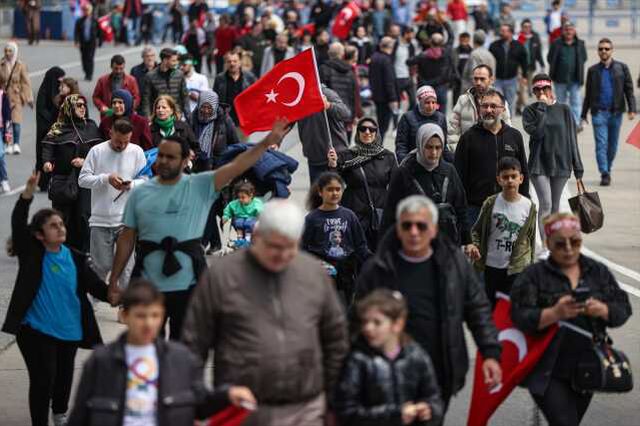 'Büyük İstanbul Mitingi' için Atatürk Havalimanı Millet Bahçesi'ne girişler başladı