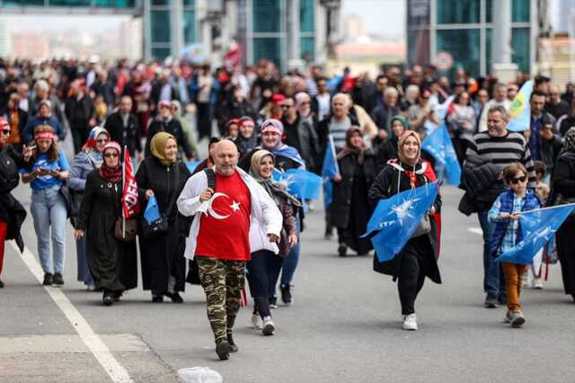 'Büyük İstanbul Mitingi' için Atatürk Havalimanı Millet Bahçesi'ne girişler başladı