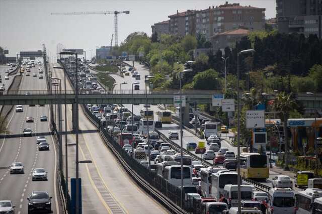 Cumhur İttifakı'nın İstanbul mitingi öncesi D-100'de yoğunluk