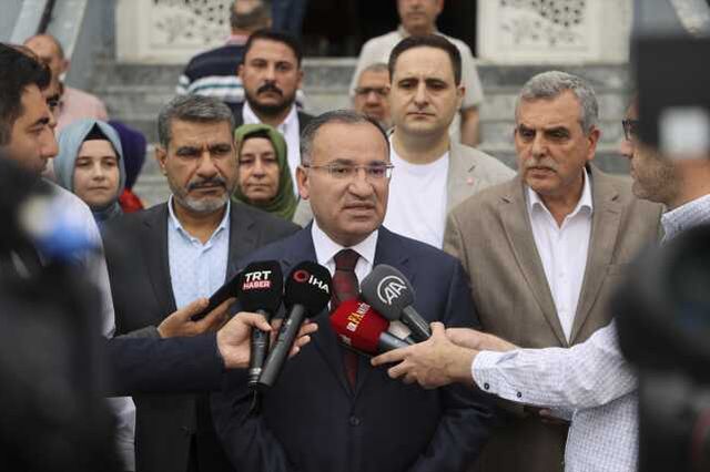 Adalet Bakanı Bekir Bozdağ, Cumhurbaşkanı Seçimi için oy kullandı