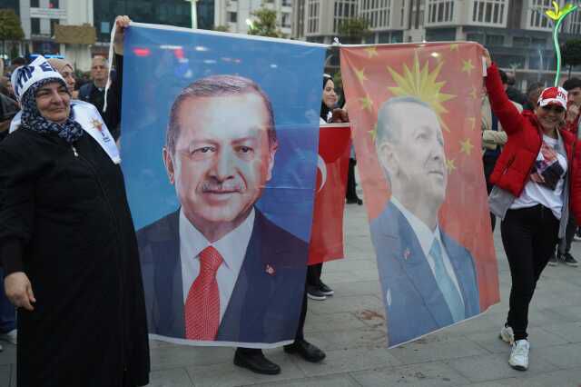 Erdoğan'ın seçim zaferi coşkuyla kutlanıyor! Vatandaşlar sokağa döküldü