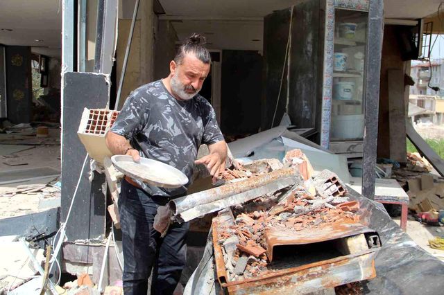 Hatay'da Depremde 30 Milyonluk Birikimini Kaybeden Esnafın Tek Dileği Topraklarında Ölmek