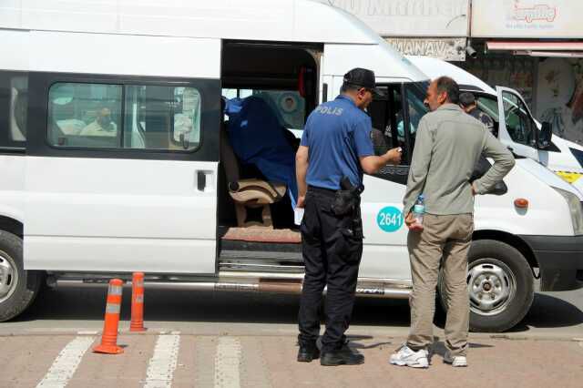 81 yaşındaki adam bindiği ilçe minibüsünde hayatını kaybetti