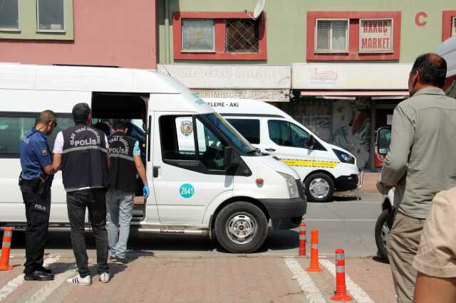 81 yaşındaki adam bindiği ilçe minibüsünde hayatını kaybetti