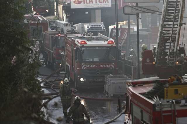 İstanbul Başakşehir'deki fabrikada yangın çıktı