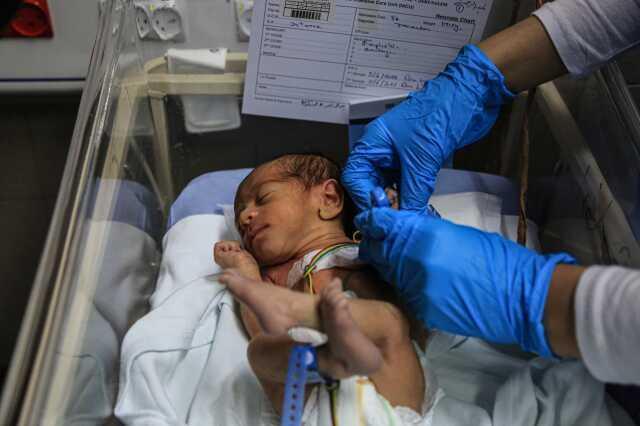 İsrail hapishanesindeki Filistinli tutuklu, 'sperm kaçırma' yöntemiyle dördüz babası oldu