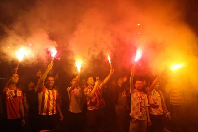 Gece gündüze döndü! Göztepe'nin 98. yıl dönümü İzmir'de coşkuyla kutlandı