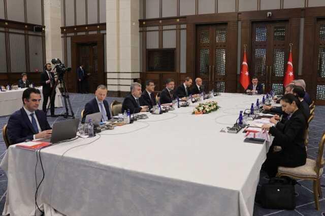 Son Dakika: Cumhurbaşkanı Yardımcısı Yılmaz, Beştepe'deki ekonomi toplantısı sonrası açıkladı: Enflasyon ile mücadelede etkin adımlar atacağız