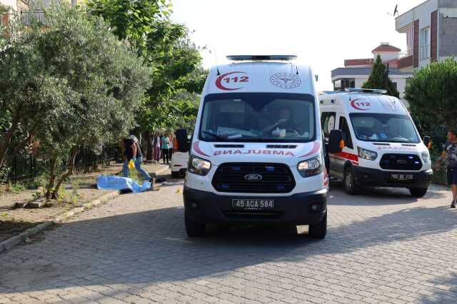 Manisa'da korkunç cinayet: Önce eski eşini sonra kendini vurdu