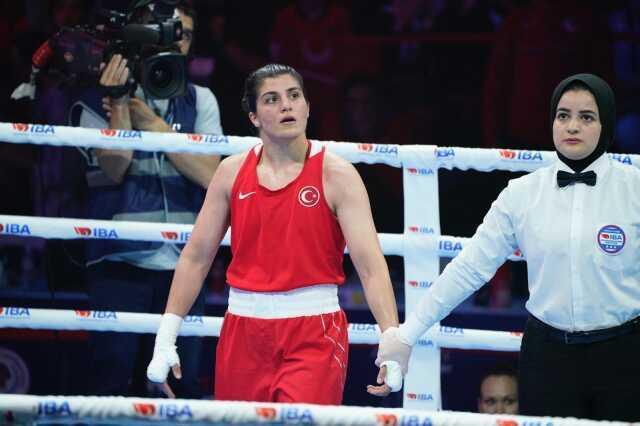 Busenaz Sürmeneli Polonya'da altın madalya kazandı