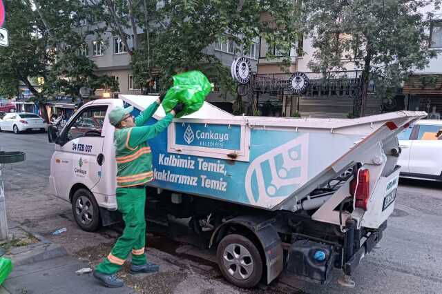 Çankaya Belediyesi yoğun bayram temizliği yaptı