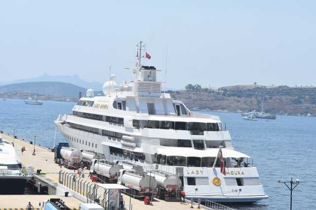 Meksikalı milyarderin lüks yatı Bodrum'a demirledi! Tam 16 milyon liralık yakıt ikmalı yapıldı