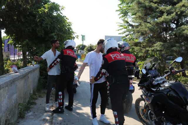 İstanbul'da düzensiz göçmen denetimi! Polis göz açtırmadı, kaçakların hepsi sınır dışı edilecek