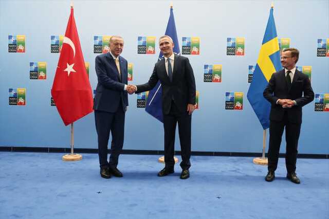 Litvanya'da üçlü zirve başladı! Cumhurbaşkanı Erdoğan, İsveç Başbakanı Kristersson ve Stoltenberg ile bir araya geldi