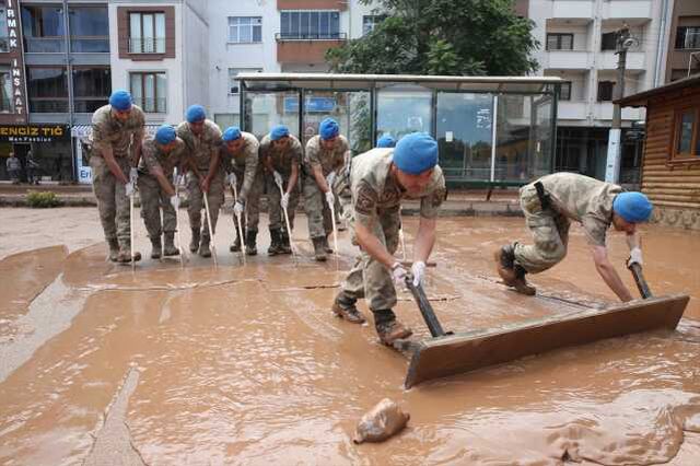 Sel nedeniyle sular altında kalan Bartın havadan görüntülendi! Manzara içler acısı