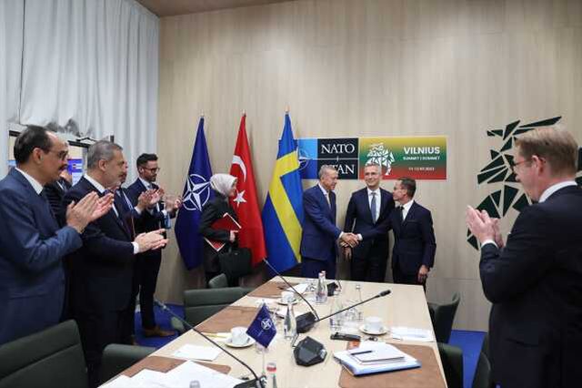 NATO Liderler Zirvesi aile fotoğrafıyla başladı! Liderler 2 kritik konuyu ele alacak