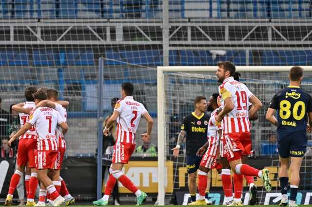 Fenerbahçe, Kızılyıldız'a 3-1 mağlup oldu! Gergin geçen maçta İsmail Kartal kırmızı kartla atıldı