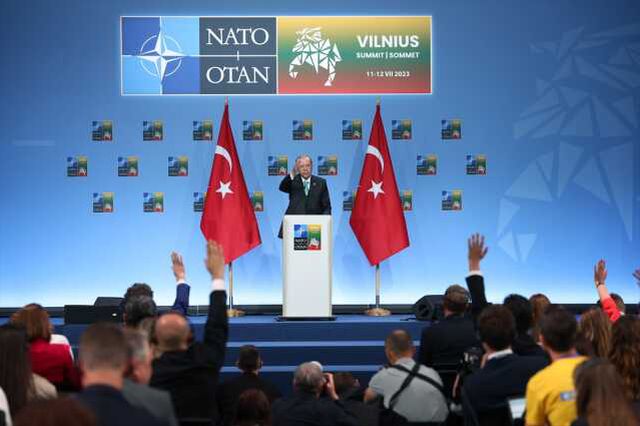 NATO Zirvesi sonrası muhabirin sorusu Cumhurbaşkanı Erdoğan'ı kızdırdı: Görüyorum ki Türkiye'yi tanımıyorsunuz