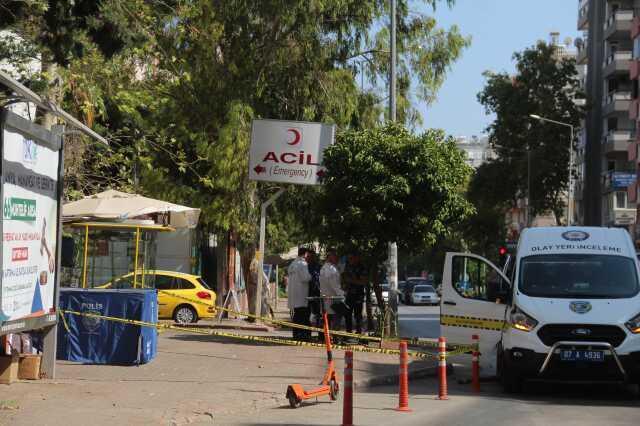 Antalya'da Bankın Üzerinde Ölü Bulundu