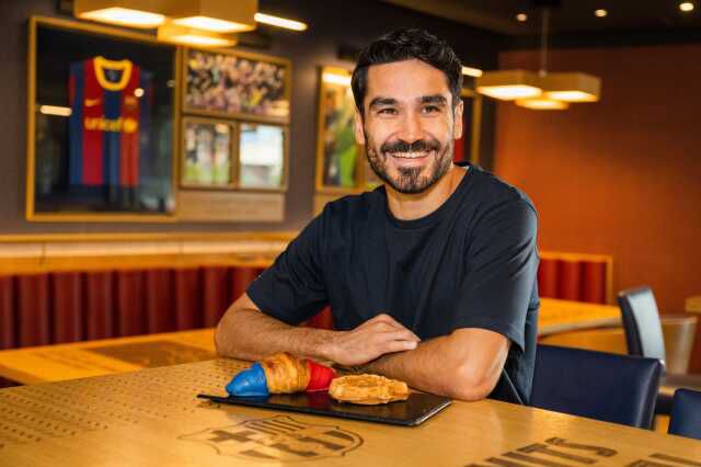 İlkay Gündoğan, Barcelona formasını giydi: Burada oynayabilmek çok özel