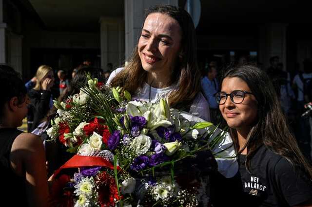 Yurda döndüler! Tarih yazan A Milli Kadın Voleybol Takımı'na çoşkulu karşılama