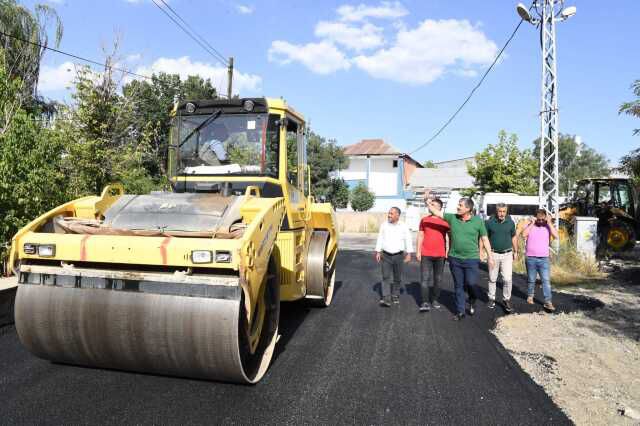 Muş Belediye Başkanı Feyat Asya, yapılan hizmetleri yerinde inceledi