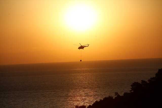Antalya'daki orman yangınında hastane ve evler tahliye edildi