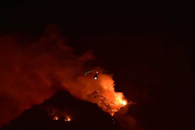 Kemer yangını 35. saatinde! Sabahın ilk ışıklarıyla teyakkuza geçtiler, arazi koşulları ekipleri zorluyor