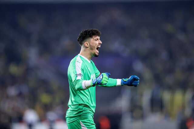 Görüşmeler başladı! Manchester United, Altay'ı renklerine bağlıyor
