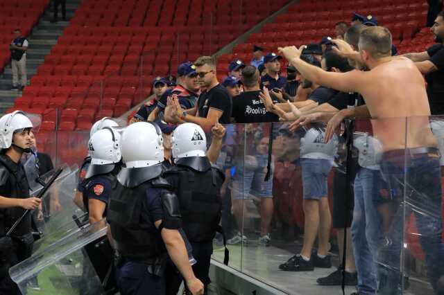 Tirana-Beşiktaş maçı öncesi ortalık karıştı, karşılaşma 15 dakikalık gecikmeli başladı