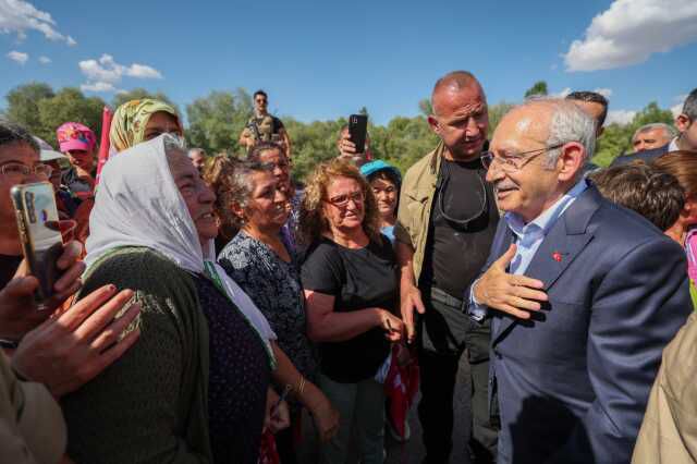 Kılıçdaroğlu, elindeki 200 TL'lik banknotla vatandaşlara seslendi: Asıl zammı seçimden sonra göreceksiniz