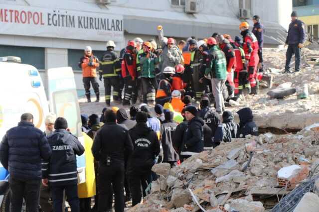 21 kişiye mezar olan Gölgeler Apartmanı'nın betonunda dere kumu ve çakıl kullanılmış
