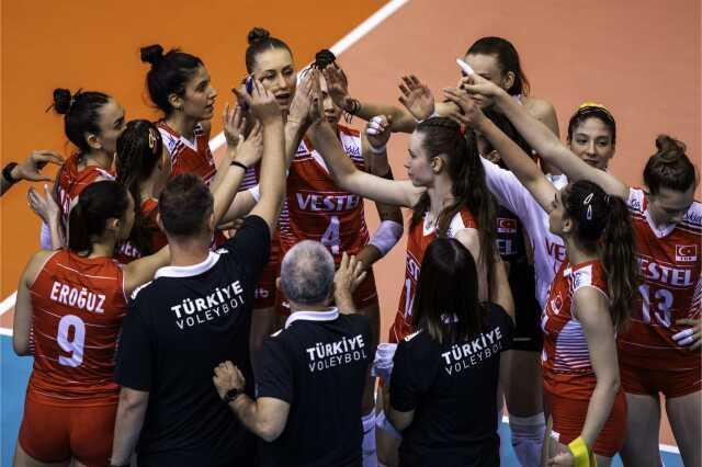 U19 Kız Milli Voleybol Takımı dünya 2'ncisi oldu