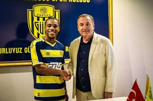 Galatasaray ve Fenerbahçe'nin eski yıldızı Garry Rodrigues, MKE Ankaragücü'ne imza attı