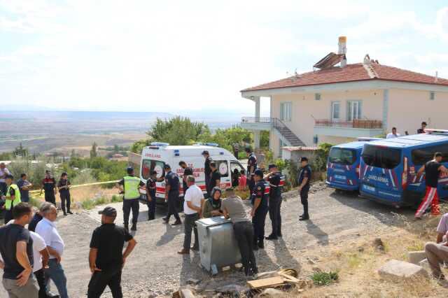 Nevşehir'de tartıştığı eşini av tüfeğiyle öldüren adam aynı silahla intihar etti