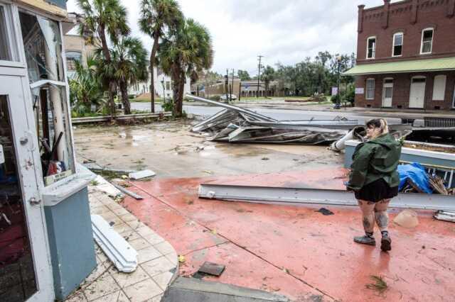 ABD'de Idalia Kasırgası: Araç takla attı, başka araca çarptı
