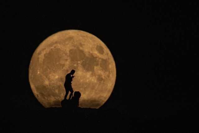 Süper Ay, İstanbul'da kartpostallık görüntüler oluşturdu