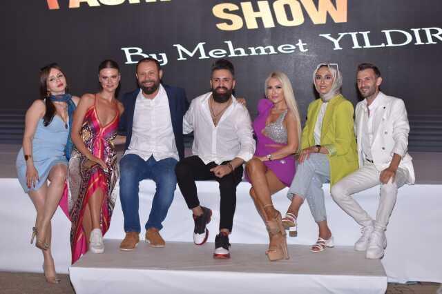 GLAMOUR VAV DEFİLESİN'DE YILDIZLAR GEÇİDİ