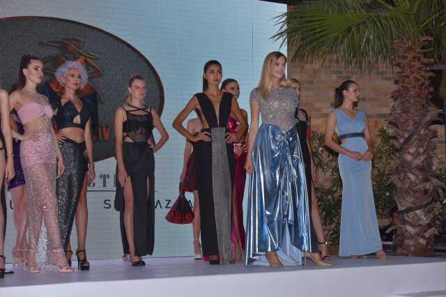 GLAMOUR VAV DEFİLESİN'DE YILDIZLAR GEÇİDİ