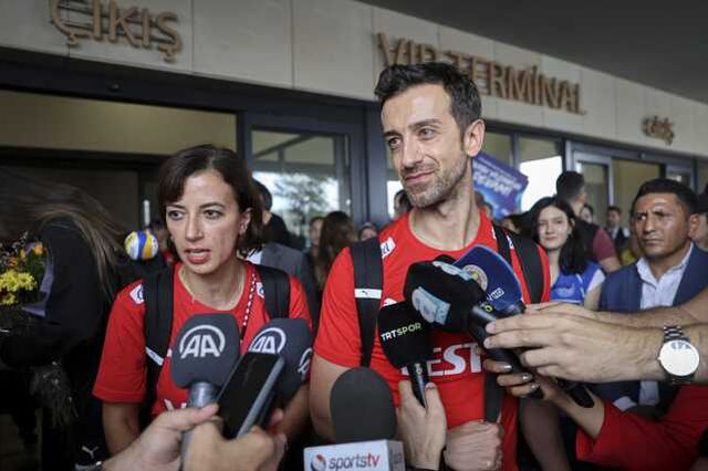 Avrupa Şampiyonu A Milli Kadın Voleybol Takımı yurda döndü