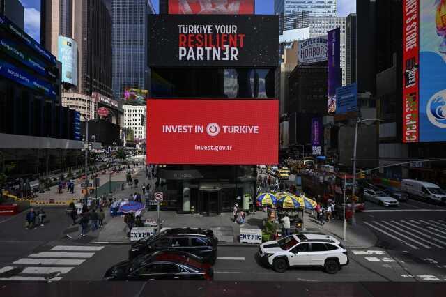 Cumhurbaşkanlığı Yatırım Ofisi, Times Meydanı'ndaki dijital panolarda Türkiye'yi tanıttı
