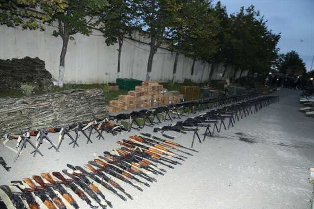 Azerbaycan'ın Karabağ'daki antiterör operasyonunda ele geçirdiği silah ve mühimmatın listesi açıklandı