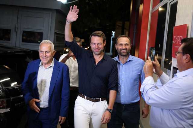 Yunanistan'da SYRIZA'nın yeni lideri Stefanos Kaselakis oldu