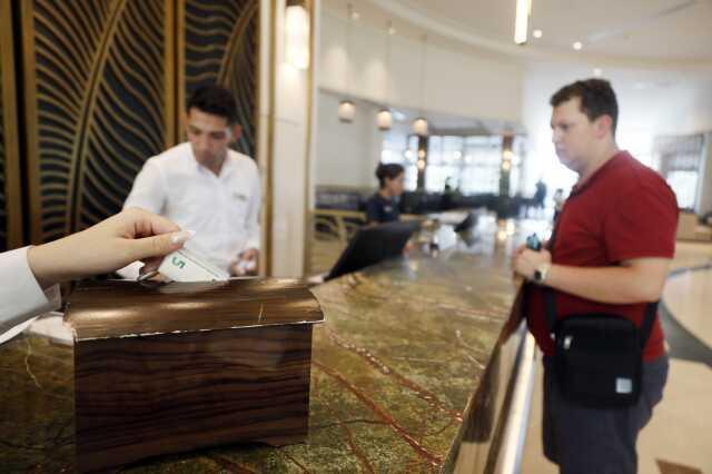 Antalya'ya gelen turistlerden en çok bahşiş bırakan Almanlar olurken, Japonlar hiç bahşiş bırakmıyor