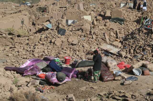 Afganistan, 11 dakika arayla 6,3 ve 5 büyüklüğünde iki depremle sarsıldı