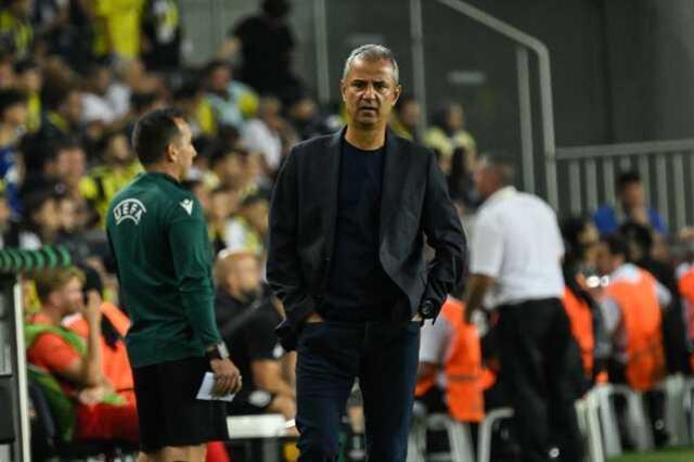 UEFA'dan İsmail Kartal'a sürpriz ceza! Maçın geç başlamasından sorumlu tutuldu