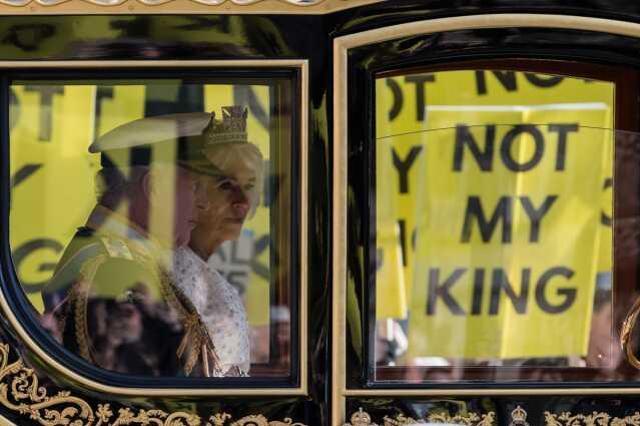 İngiltere'de 72 yıl sonra ilk kral konuşması: Orta Doğu'da barış ve istikrarı destekleyeceğiz