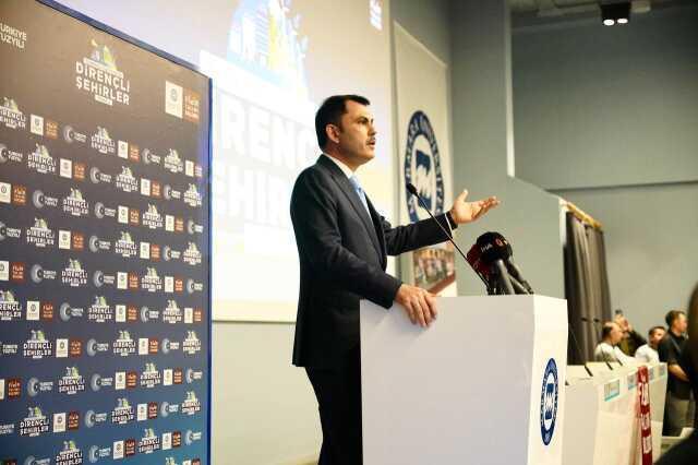 Murat Kurum, Türkiye Yüzyılı'nda Dirençli Şehir Paneli'ne katıldı