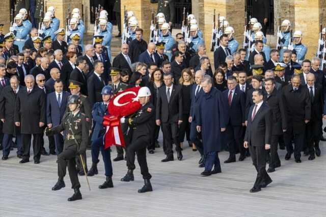 Devlet erkanı Anıtkabir'de! Cumhurbaşkanı Erdoğan özel deftere bu notu düştü